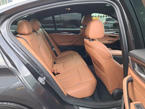 Used 2019 BMW 530e w/ Premium Package image 15