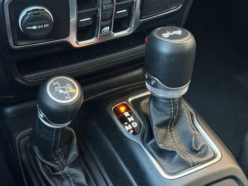 Used 2024 Jeep Wrangler Unlimited Sahara AWD/4WD image 24