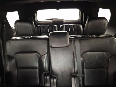 Used 2016 Ford Explorer XLT w/ Equipment Group 202A FWD image 36