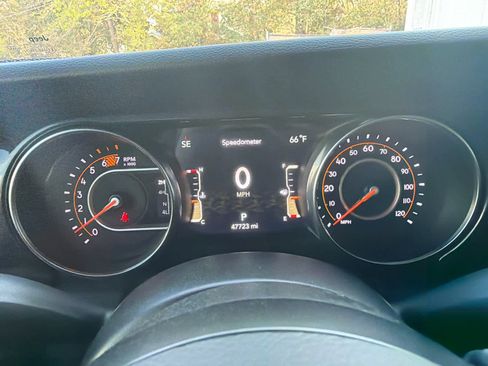 Used 2023 Jeep Wrangler Unlimited Sport image 28