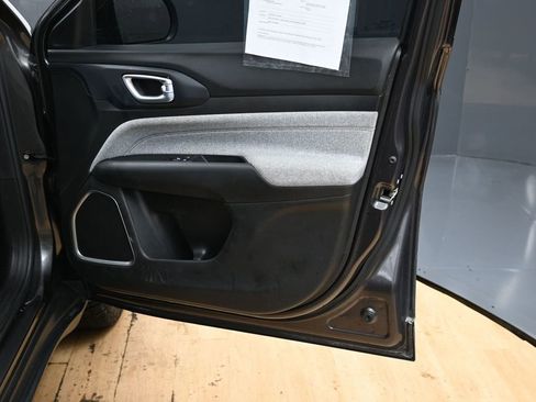 Used 2022 Jeep Compass Latitude AWD/4WD image 37