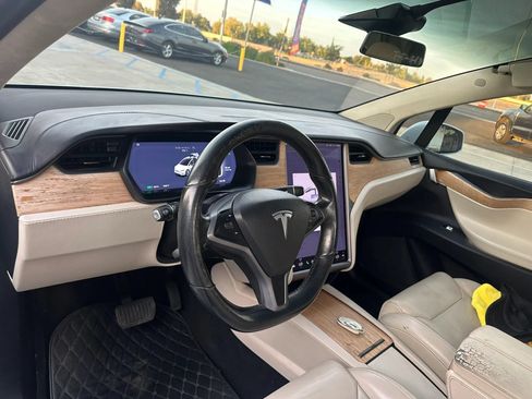 Used 2018 Tesla Model X 75D AWD/4WD image 37