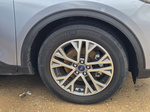 Used 2022 Ford Escape SEL image 8