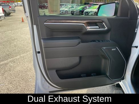 Used 2022 GMC Sierra 1500 Elevation w/ Elevation Premium Package image 11