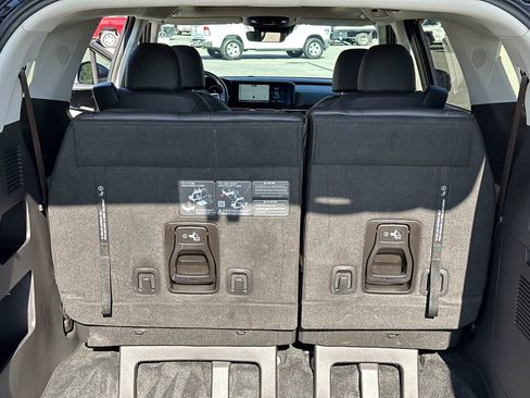 Used 2024 Kia Carnival SX Prestige image 13