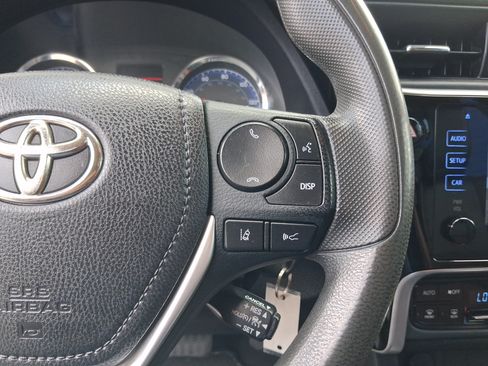 Used 2017 Toyota Corolla LE FWD image 16