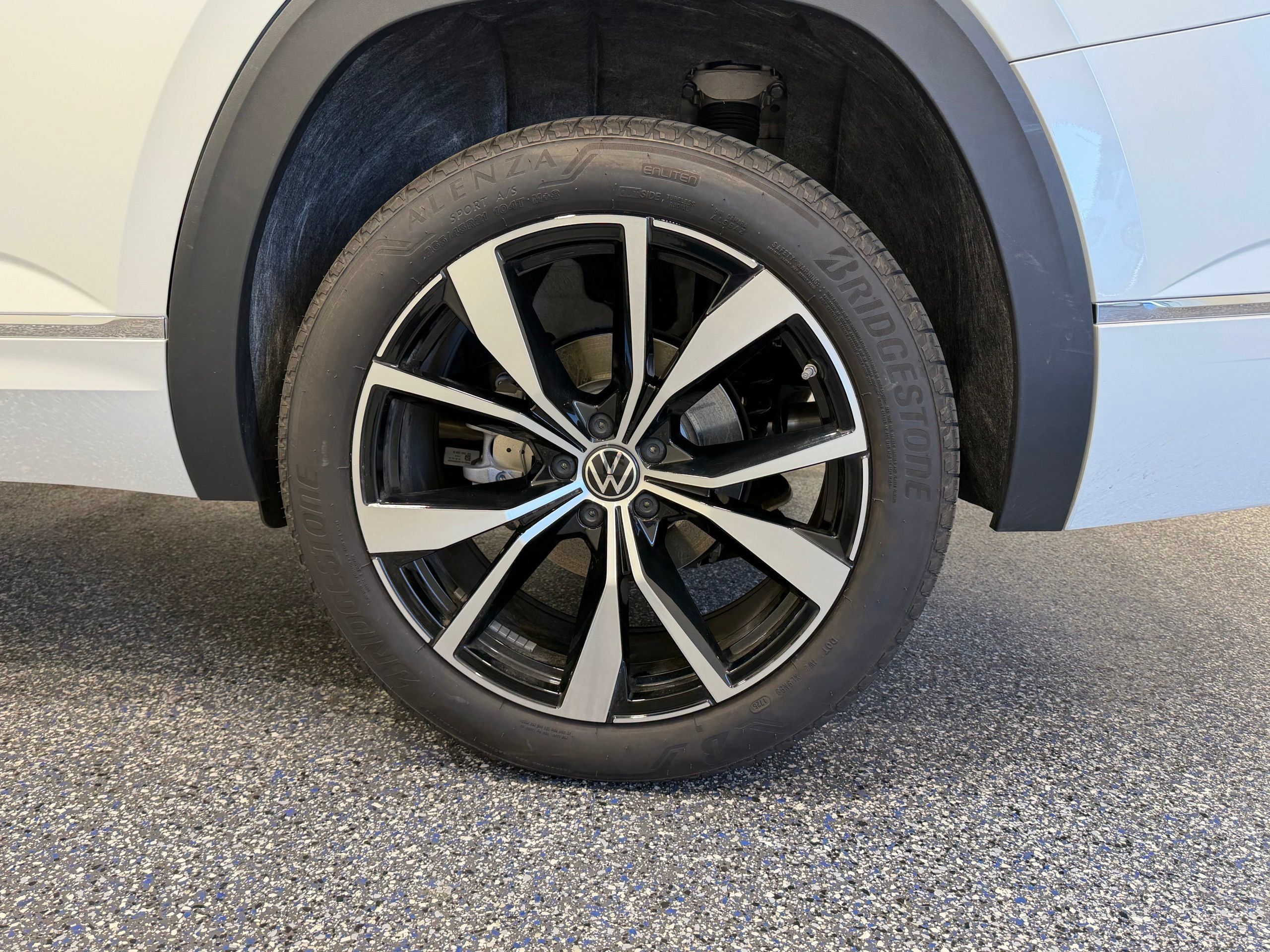 New 2025 Volkswagen Atlas SEL Premium R-Line AWD/4WD image 12