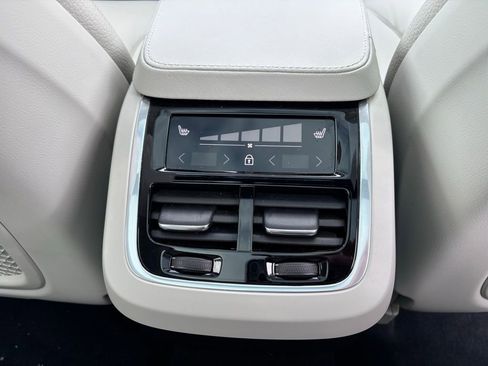 Certified 2024 Volvo XC90 B5 Core w/ Protection Package Premier AWD/4WD image 20
