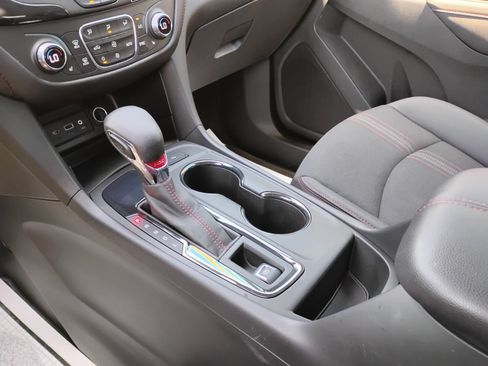 Used 2022 Chevrolet Equinox RS FWD image 21