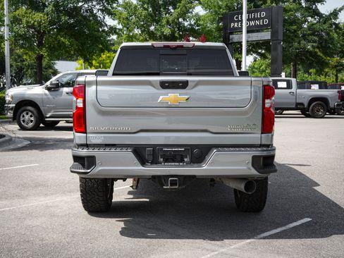 Used 2024 Chevrolet Silverado 2500 High Country w/ High Country Premium Package AWD/4WD image 9