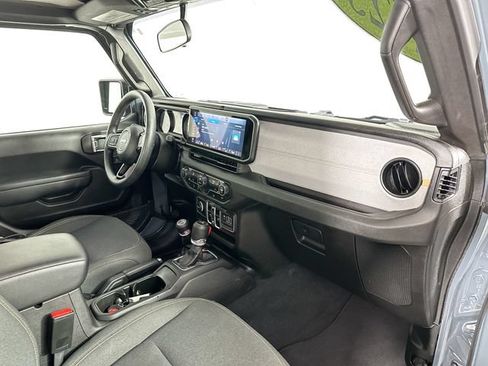 Used 2025 Jeep Gladiator Sport AWD/4WD image 27