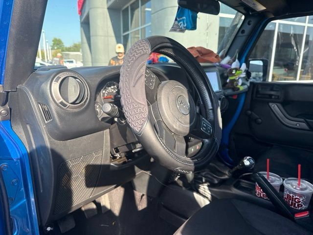 Used 2015 Jeep Wrangler Unlimited Sport w/ Connectivity Group AWD/4WD image 23