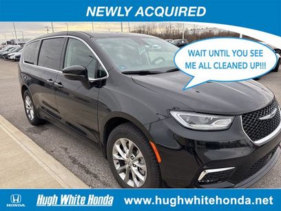 Used 2024 Chrysler Pacifica Touring-L