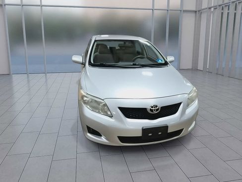 Used 2010 Toyota Corolla LE FWD image 3