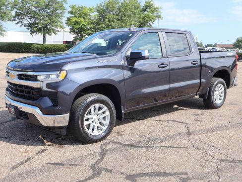 Used 2023 Chevrolet Silverado 1500 LT AWD/4WD image 7