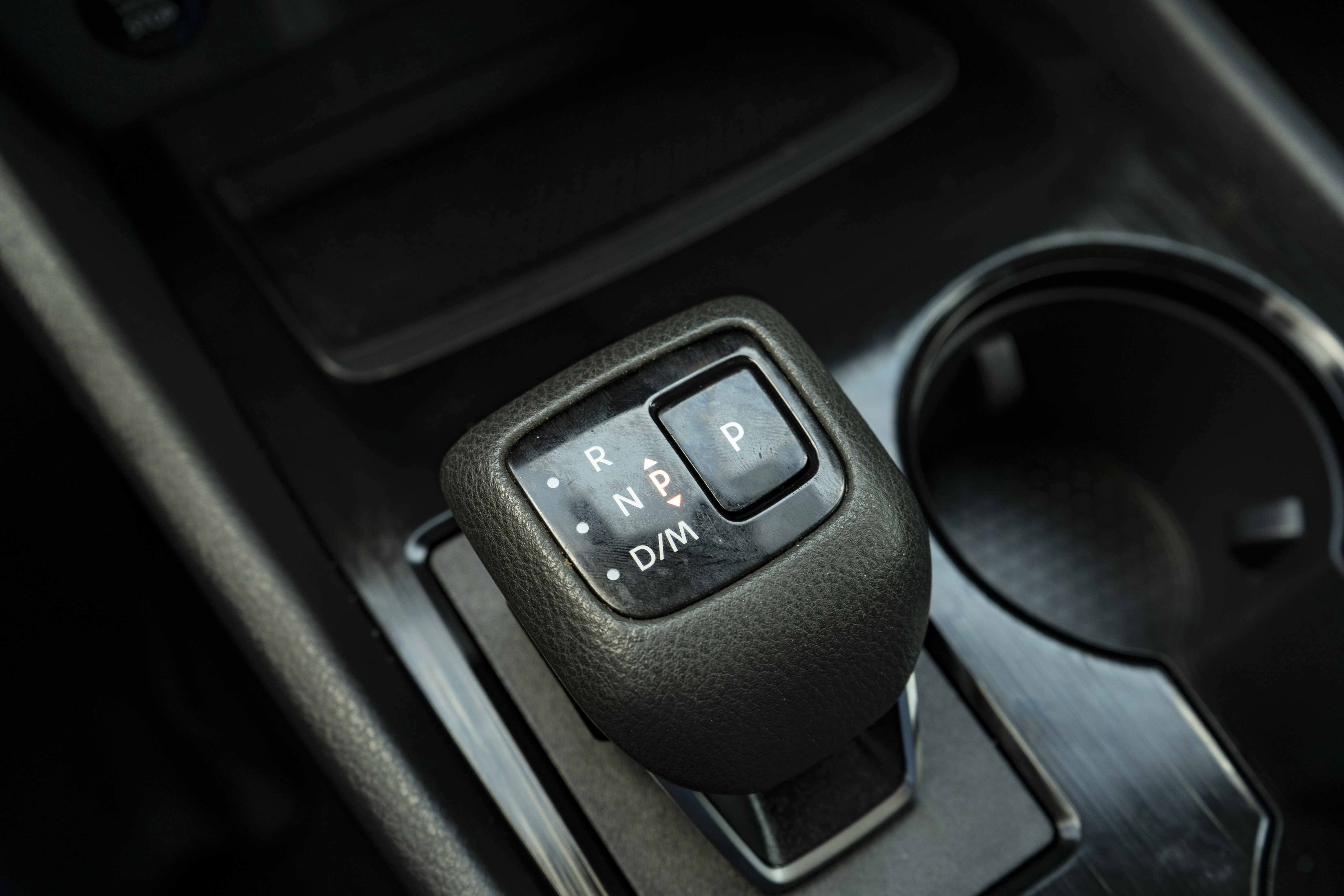 Used 2025 Nissan Rogue S FWD image 27
