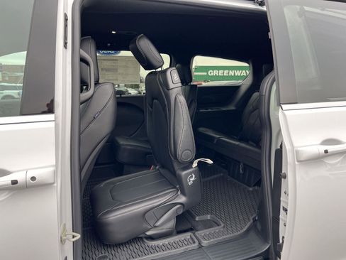 New 2026 Chrysler Voyager LX image 35