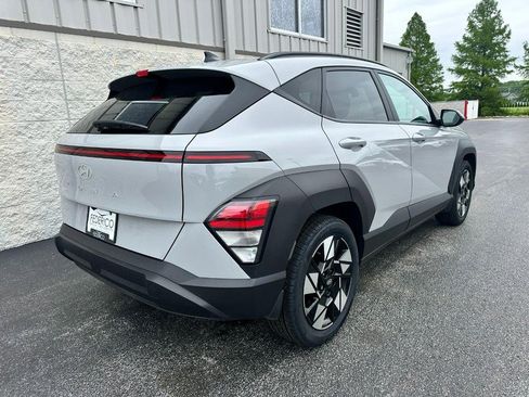Used 2024 Hyundai Kona SEL w/ Convenience Package FWD image 3