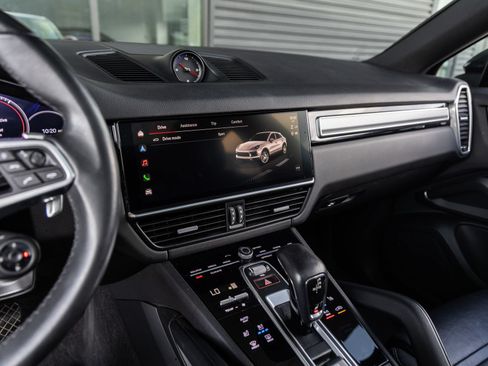 Certified 2023 Porsche Cayenne Platinum Edition AWD/4WD image 30