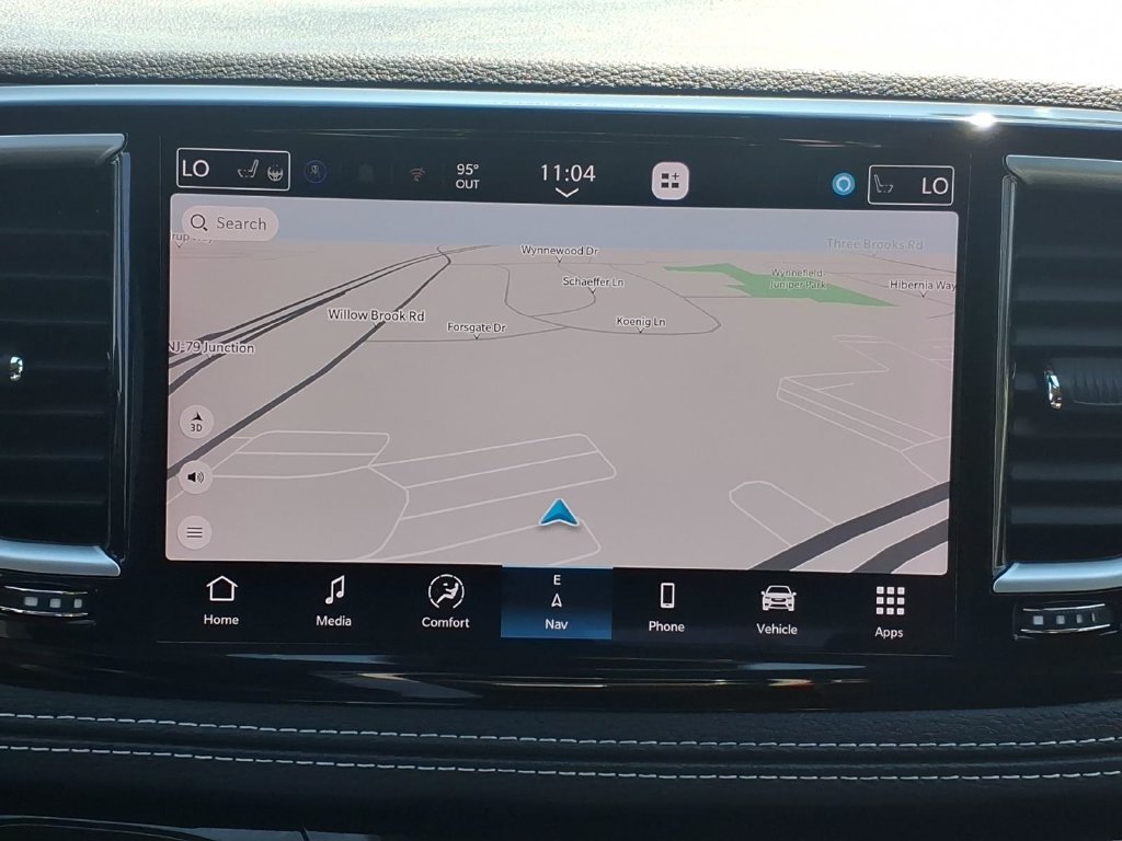 Certified 2024 Chrysler Pacifica Limited AWD/4WD image 7