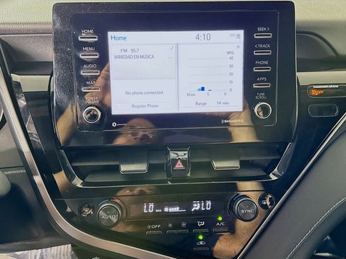 Used 2023 Toyota Camry SE image 18