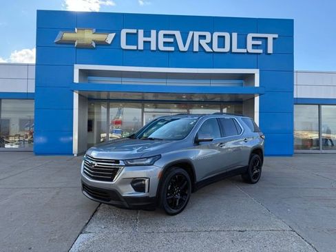 Used 2023 Chevrolet Traverse LT w/ LPO, Floor Liner Package image 1