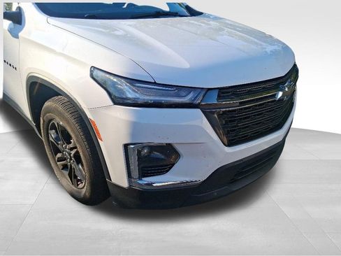 Used 2022 Chevrolet Traverse LT FWD image 7