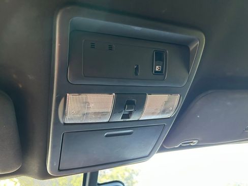 Used 2018 Nissan Titan SV w/ SV Convenience Package RWD image 30
