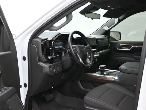 Used 2025 Chevrolet Silverado 1500 LT Trail Boss AWD/4WD image 10