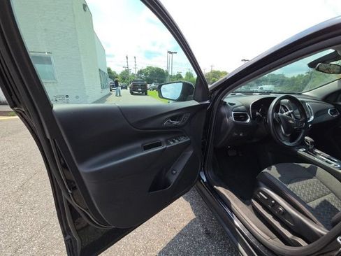 Used 2022 Chevrolet Equinox LT w/ Driver Convenience Package AWD/4WD image 12