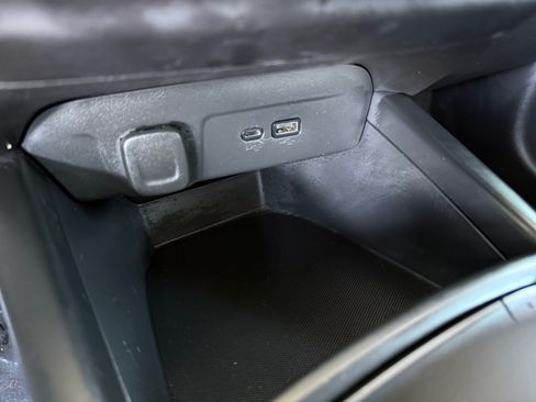 Used 2024 Chevrolet Trax RS FWD image 17