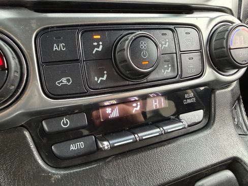 Used 2019 Chevrolet Suburban LT AWD/4WD image 24