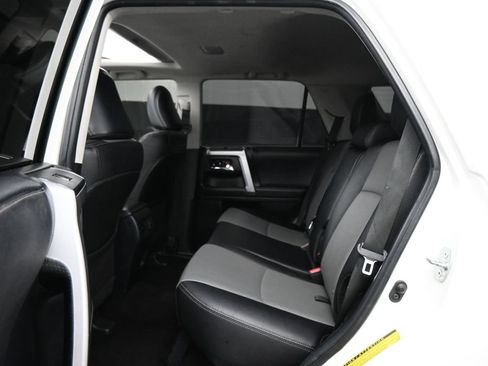 Used 2022 Toyota 4Runner SR5 Premium w/ Moonroof Package RWD image 15