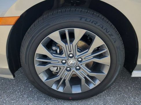 New 2026 Honda Odyssey Touring image 10