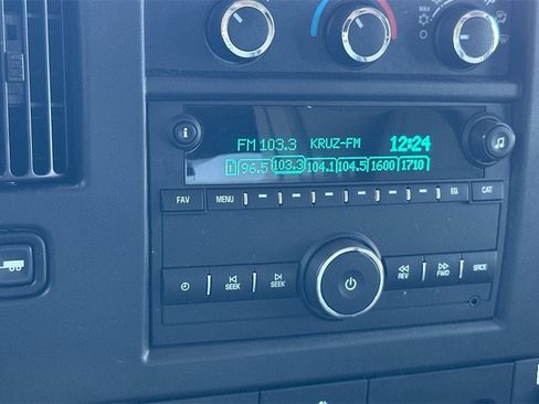 New 2024 Chevrolet Express 3500 w/ Power Convenience Package image 17