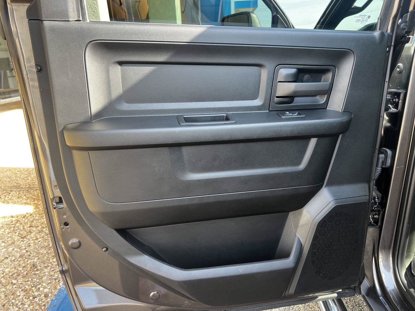 Used 2024 RAM 2500 Tradesman w/ Chrome Appearance Group AWD/4WD image 26
