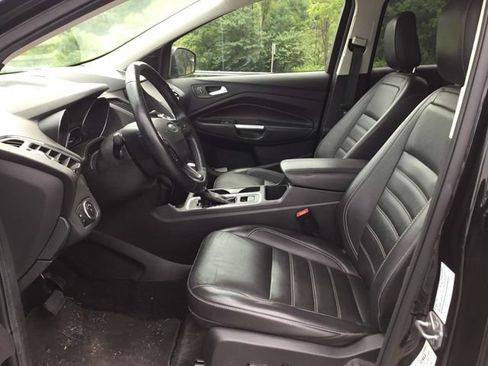 Used 2019 Ford Escape Titanium AWD/4WD image 9