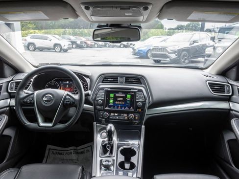 Used 2022 Nissan Maxima SV w/ Floor Mat Group FWD image 2
