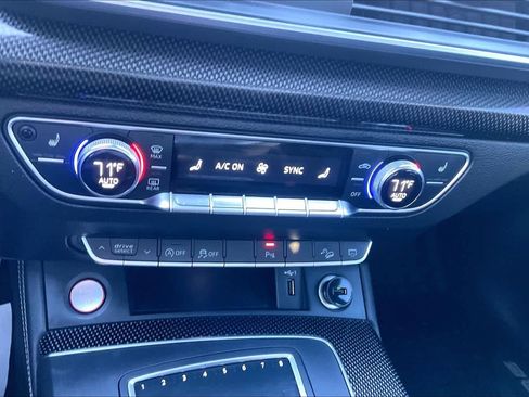 Used 2018 Audi SQ5 Prestige w/ Prestige Package image 31