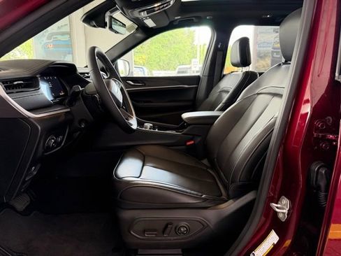 New 2026 Jeep Grand Cherokee Limited AWD/4WD image 13