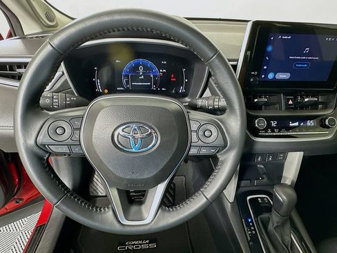 Certified 2024 Toyota Corolla Cross XLE w/ Convenience Package FWD image 11