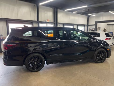 Used 2023 Honda Odyssey Sport image 8