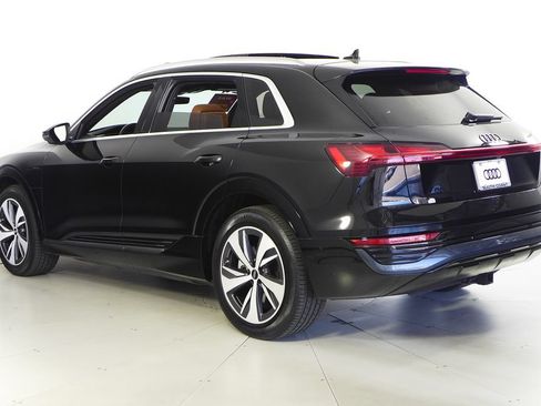 Used 2024 Audi Q8 e-tron Premium Plus w/ Premium Plus Package AWD/4WD image 9