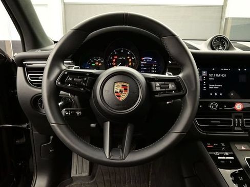 Certified 2025 Porsche Macan GTS AWD/4WD image 8