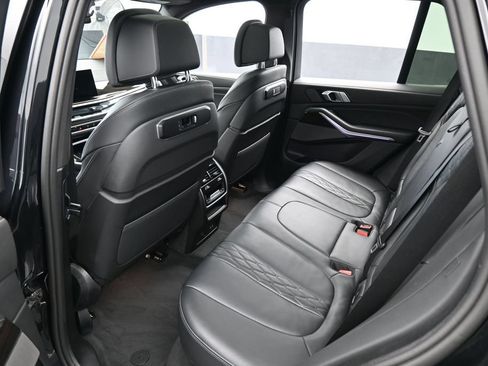 Used 2025 BMW X5 xDrive50e AWD/4WD image 37