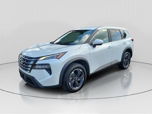 Used 2025 Nissan Rogue SV AWD/4WD image 3