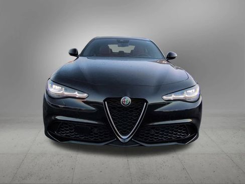 Used 2024 Alfa Romeo Giulia Ti w/ Performance Driving Package image 9