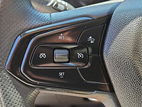 Used 2025 Chevrolet Trax LT image 16