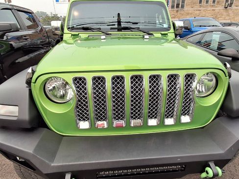 Used 2019 Jeep Wrangler Unlimited Sport S AWD/4WD image 2