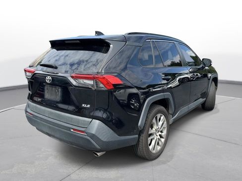 Used 2021 Toyota RAV4 XLE Premium FWD image 6